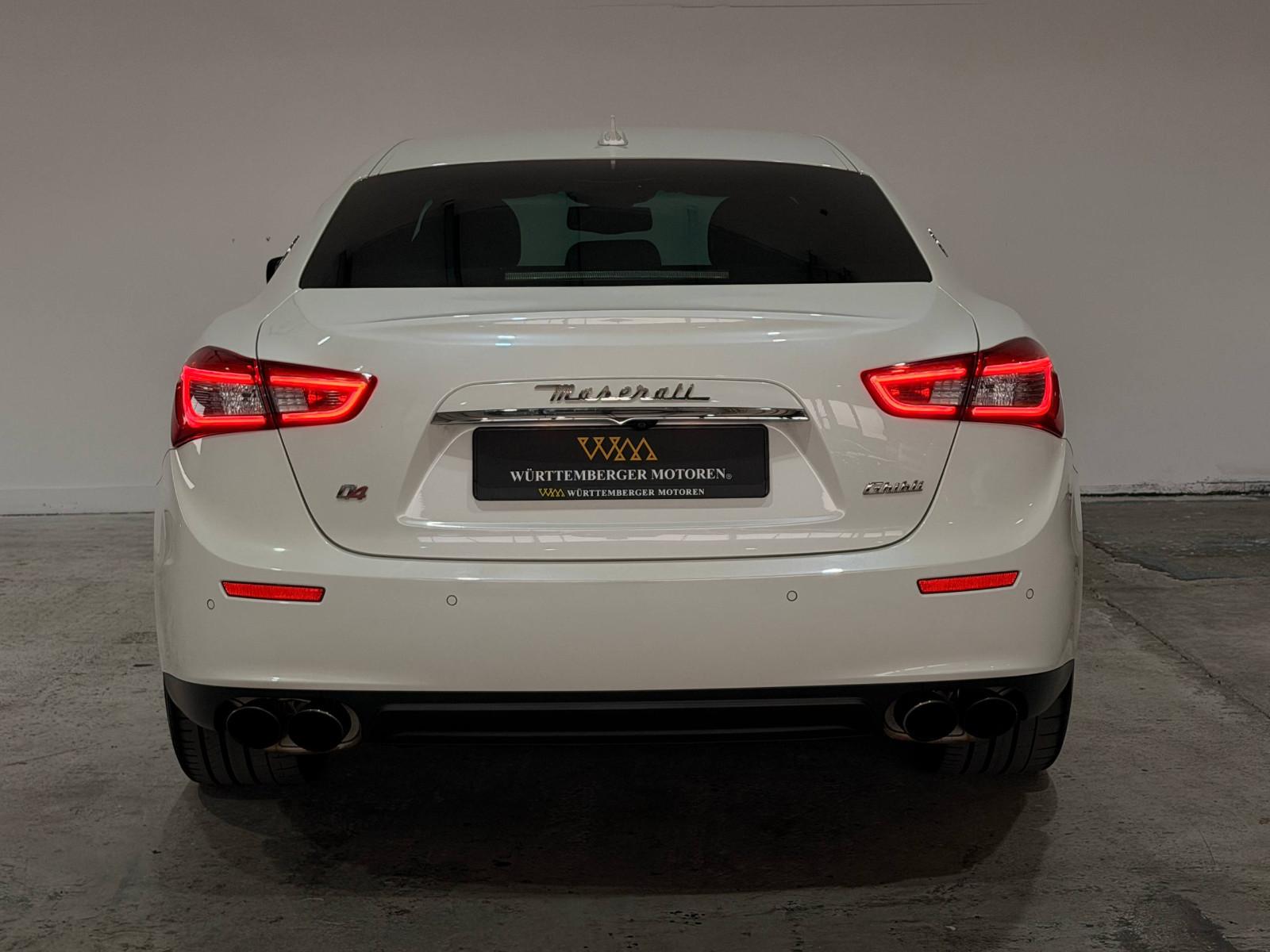 Maserati Ghibli SQ4 3.0 V6 409 ch • BVA • 4x4 • Cuir • Toit Panoramique