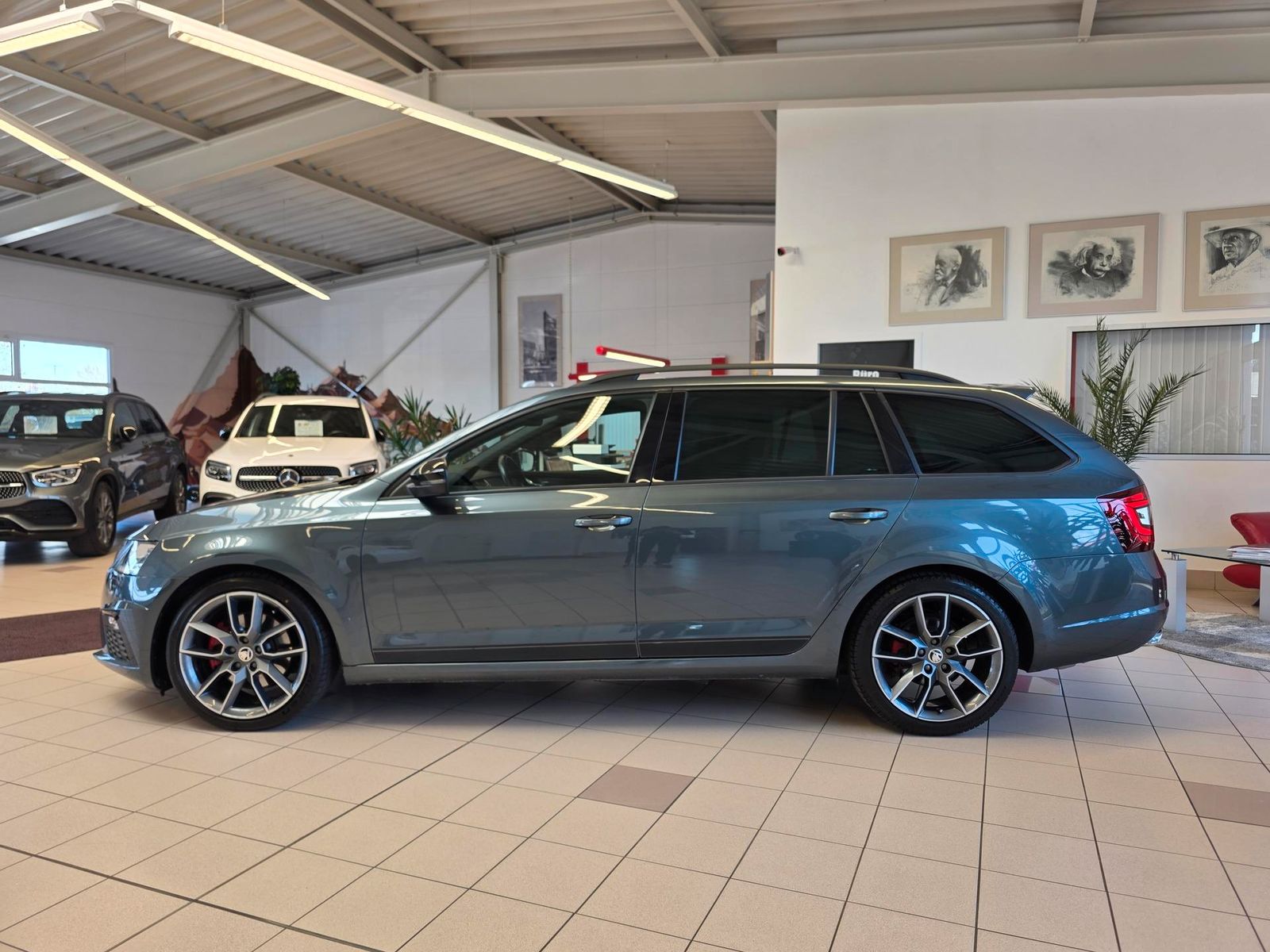 Fahrzeugabbildung SKODA Octavia 2.0 TDI RS 4x4 /1.Hd/LED/Navi/CarPlay