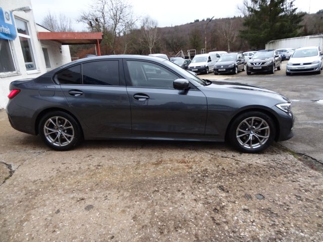 Fahrzeugabbildung BMW 320d Sport Line/1.Hd/Virtual/AHK/Leder Navi/