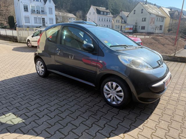 Peugeot 107 Filou, Tüv neu 2/27, 99500 km, neue Reifen!