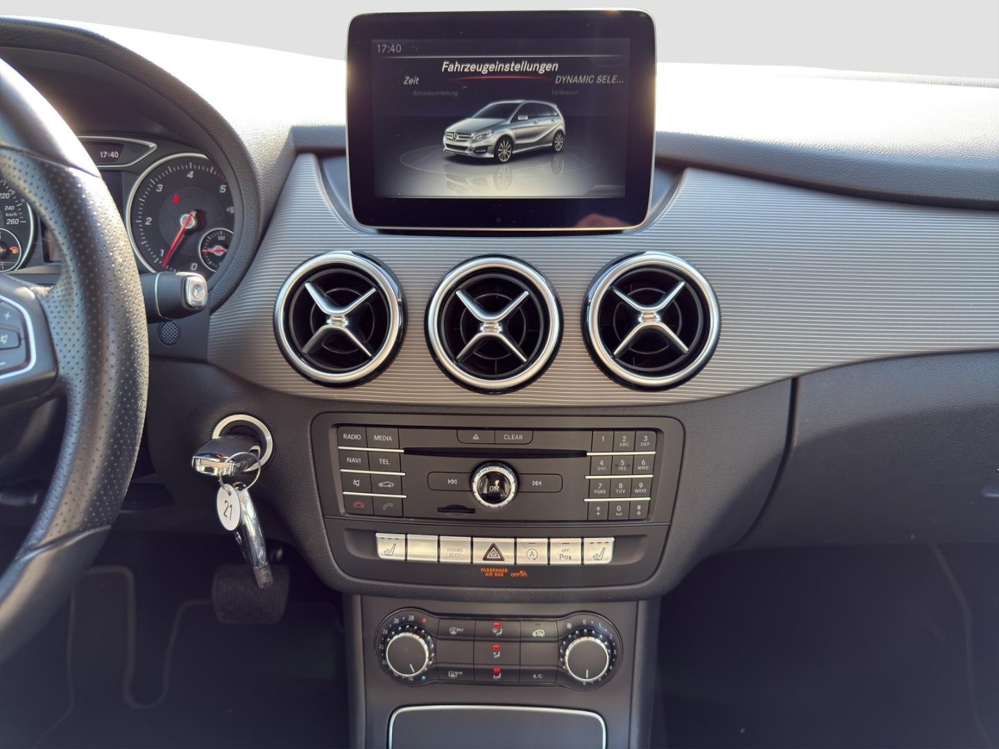 Mercedes-Benz B 200 d 7G Urban LED Navi  *Garantie*