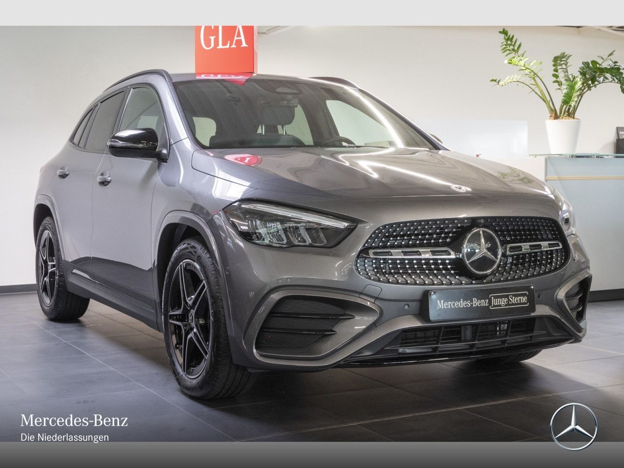Mercedes-Benz GLA 180 AMG Adv.+/NIGHT/19"/AMBIENTE/KEYL/EASY-P foto 3