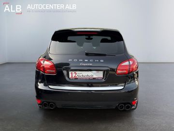 Porsche Cayenne - 4