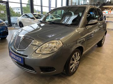 Lancia Ypsilon 1.4 8V Oro *KLIMAAUT.*2.HD*TÜV 062027*
