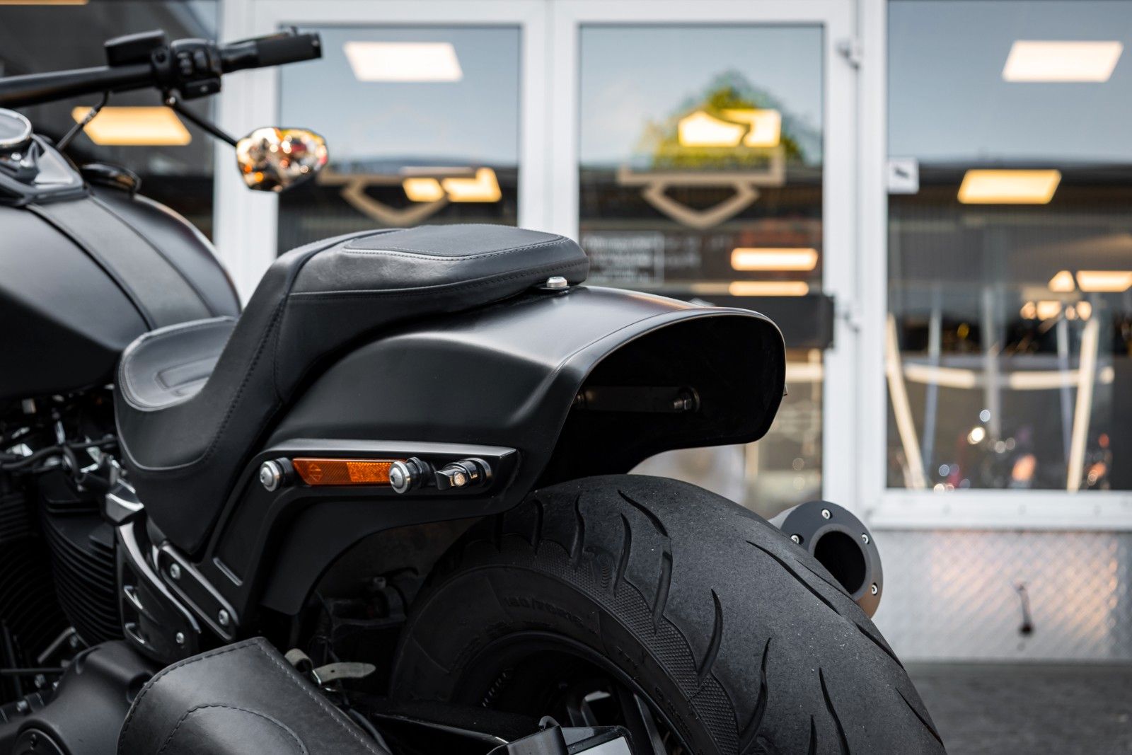 Fahrzeugabbildung Harley-Davidson FXFBS FAT BOB 114 CUI SOFTAIL - Penzl - Avon