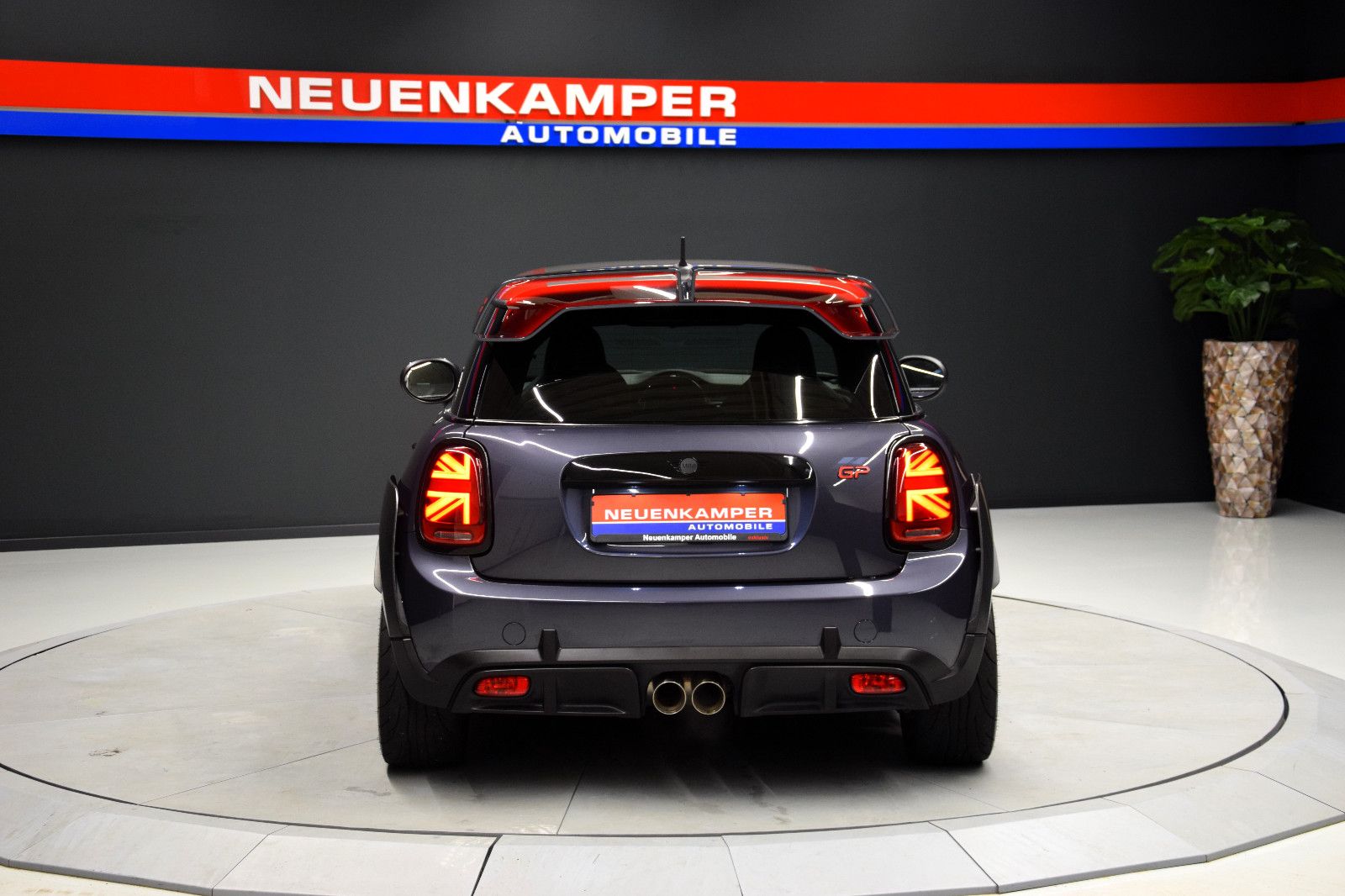 Fahrzeugabbildung MINI John Cooper Works GP #55 *Carbon Tempo. Schale