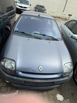 Renault Clio 2000 an Bastler - gebrauchte Renault Clio aus dem Jahr 2000