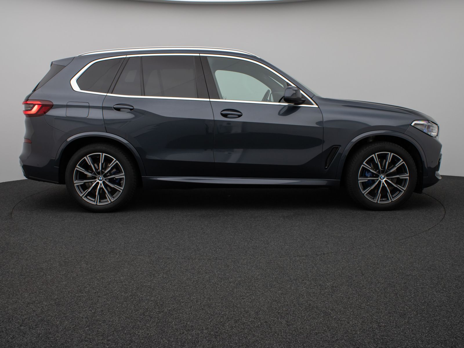 Fahrzeugabbildung BMW X5 xD30d M Sport Laser DAB HiFi AHK DiplayKey