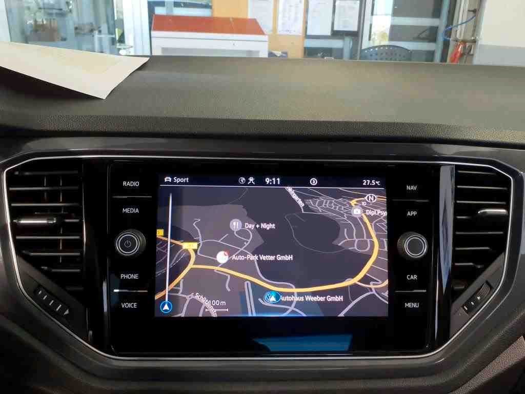 Fahrzeugabbildung Volkswagen T-Roc SPORT PANO AHK LED NAVI ACC PDC SITZH. 1.H