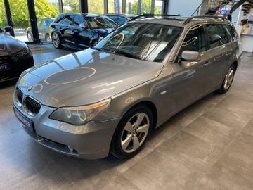 BMW 530 Touring 530d xDrive *HUD*NAVI*LEDER*PANO*SZH