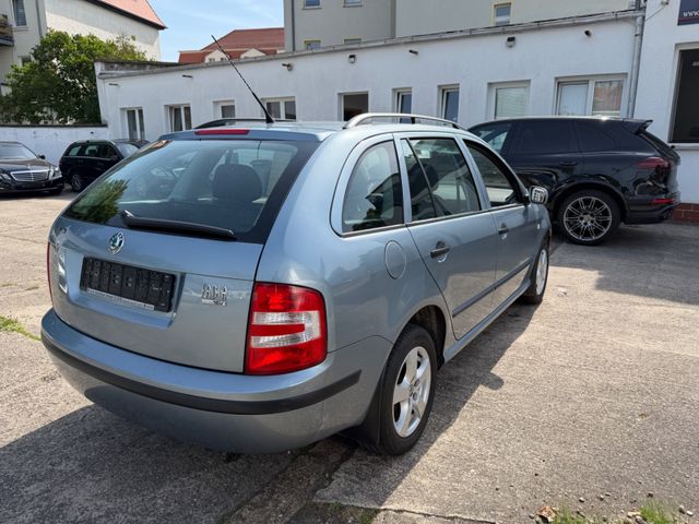Fabia Combi 1.4, Scheckheft, 1. HAND, TÜV NEU Bild 5