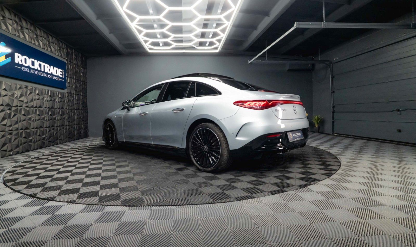 Fahrzeugabbildung Mercedes-Benz EQE 350+ AMG Night | Batterie NEU 100% | Pano