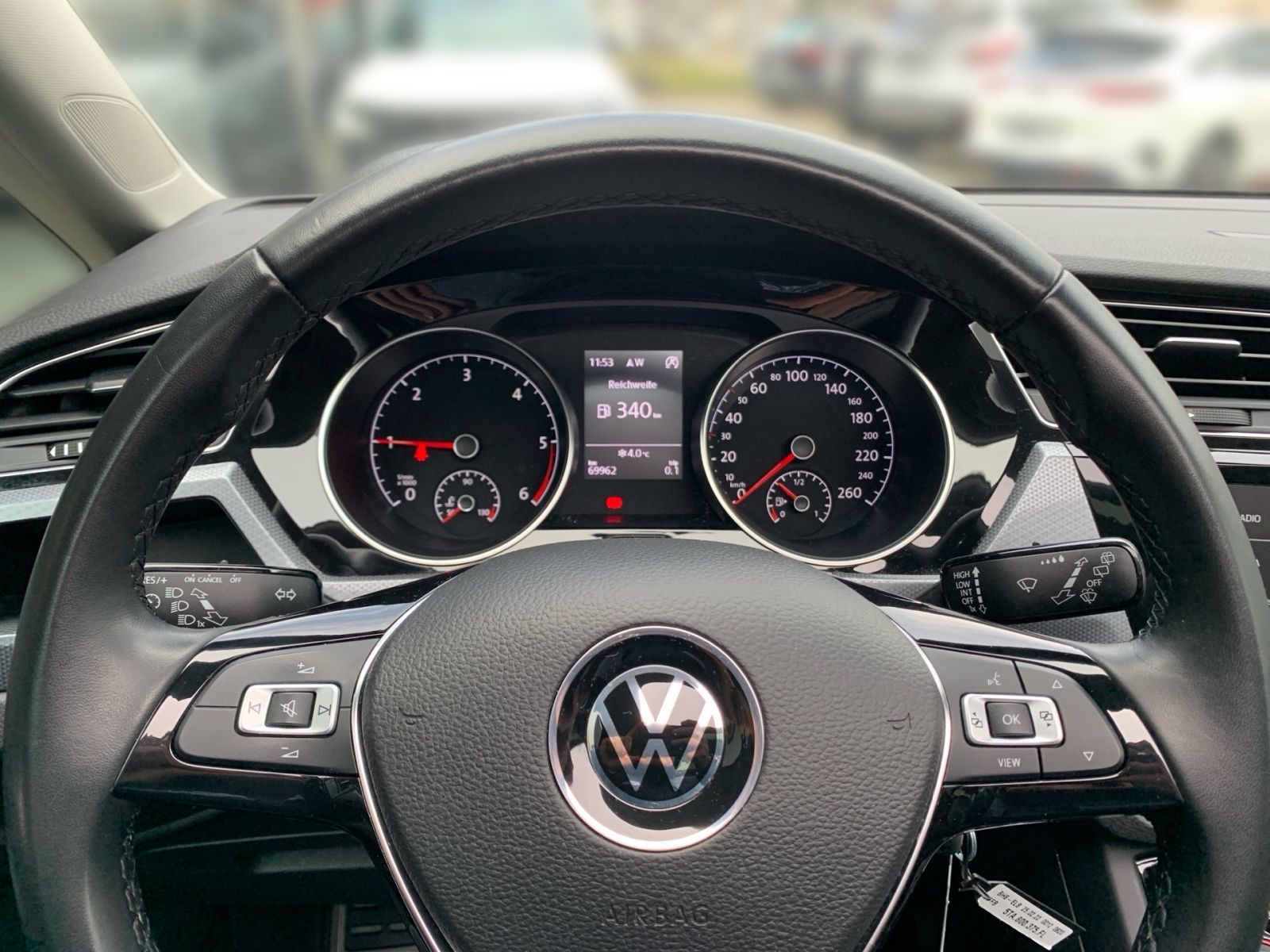 Fahrzeugabbildung Volkswagen Touran 2.0 TDI Active Navi Panorama Dach