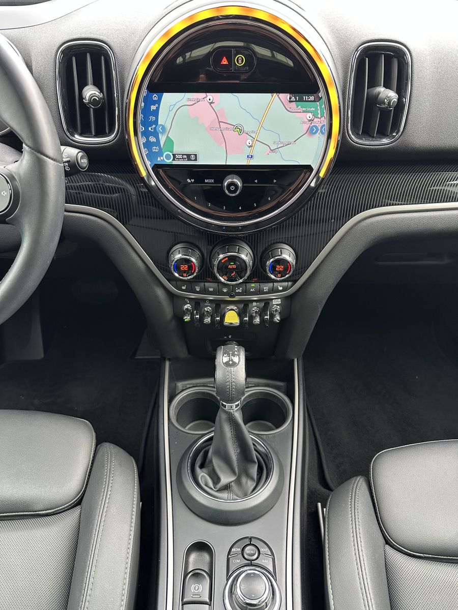 Fahrzeugabbildung MINI Cooper SE Countryman All4 NAV+LED+PANO+KAM+18ZO