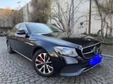 Mercedes-Benz E 350d EXCLUSIVE Autom. EXCLUSIVE - Mercedes-Benz E 350 in Frankfurt (Main)