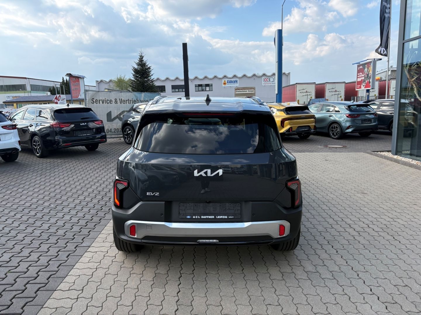 Fahrzeugabbildung Kia EV2 Earth 42,2-kWh 4 Sitze 360° Kamera Verkehrsz