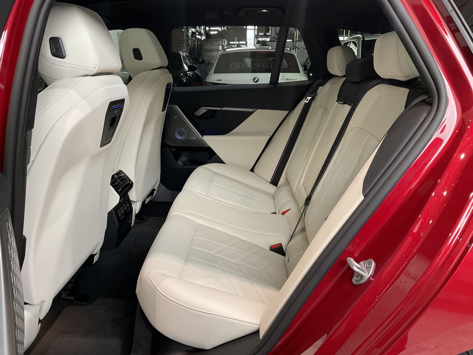 Fahrzeugabbildung BMW 540d xDrive M Sportpaket pro | Sitzbelüftung vor