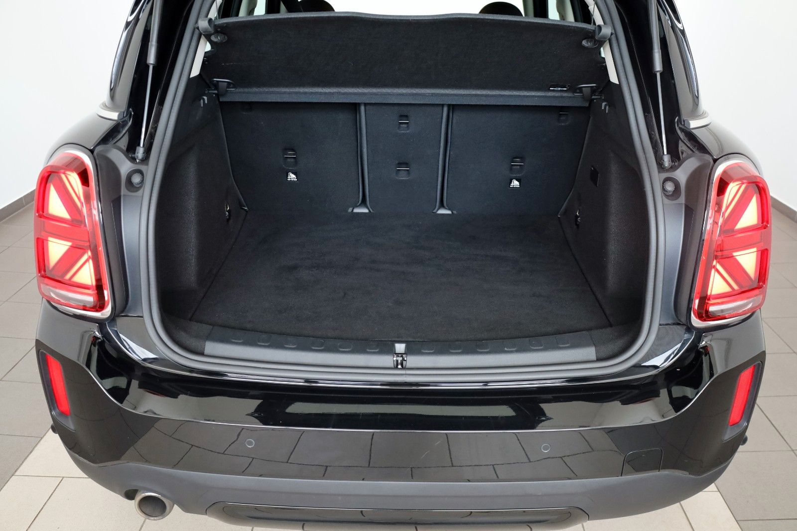 Fahrzeugabbildung MINI Cooper SE Countryman All4 Hybrid Trim ,Navi,LED