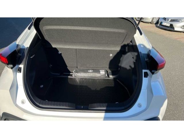 Fahrzeugabbildung Toyota C-HR 1.8 Hybrid Team Deutschland Carplay