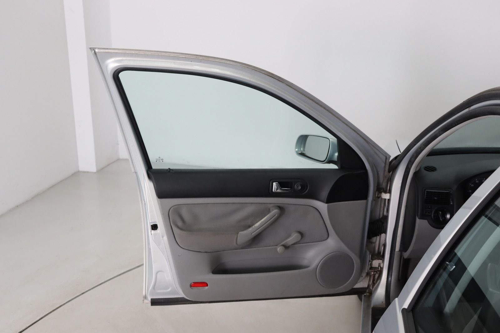 Fahrzeugabbildung Volkswagen Golf 1.6 * Klima *