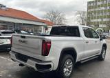 GMC Sierra - GMC mit Diesel-Antrieb: Geländewagen
