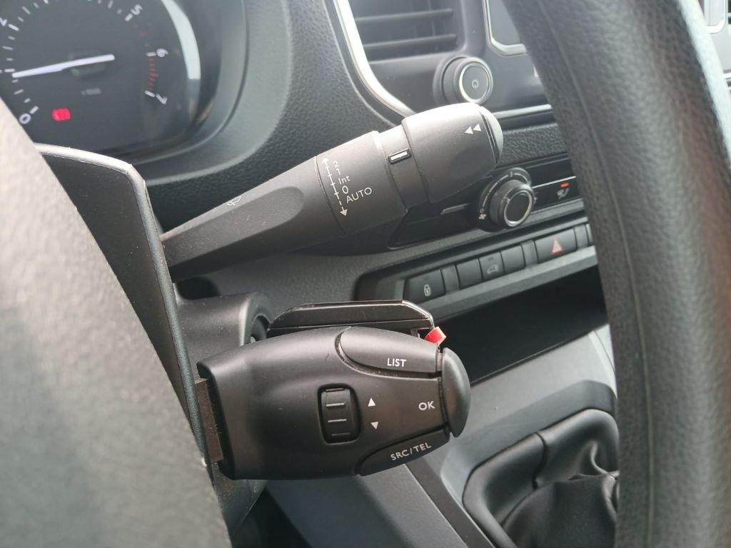 Fahrzeugabbildung Citroën Jumpy M BlueHDi 120 Club *AZV*Laderaumverkl.*