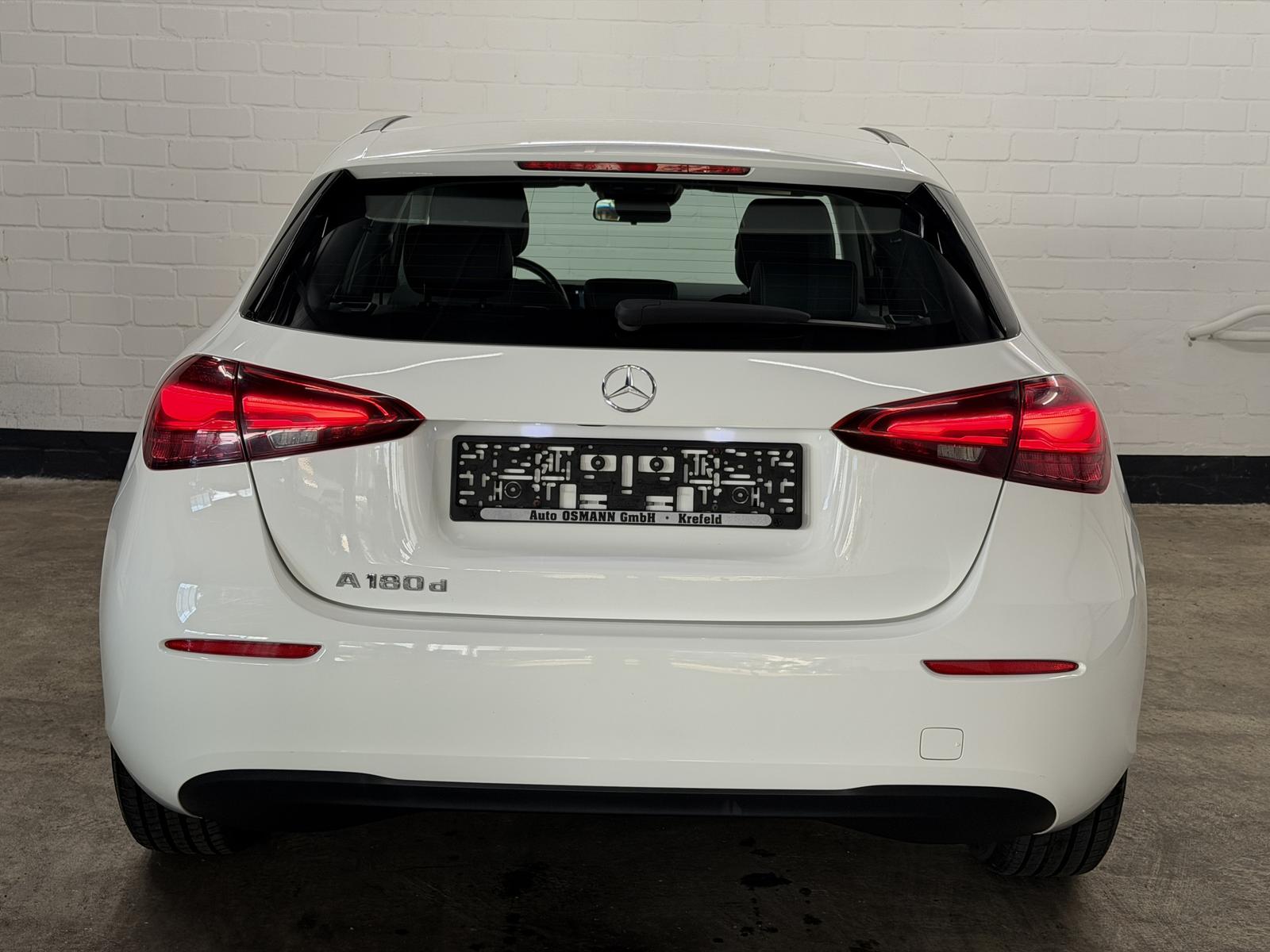 Mercedes-Benz A-Class d 8G-DCT Entry / RFK / NAVI / CarPlay, миниатюра 5