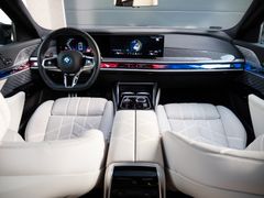 BMW M760 – 17 / 33