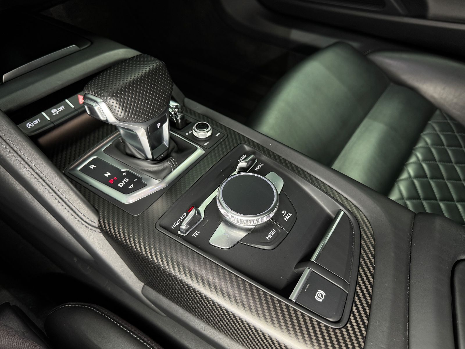 Fahrzeugabbildung Audi R8 Coupe 5.2 FSI V10 plus|CARBON|VOLL