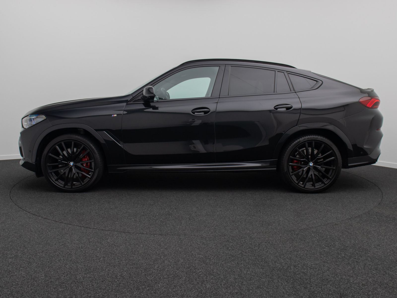 Fahrzeugabbildung BMW X6 M50i 360&deg;Laser DAB H/K Panoram Individual 22"