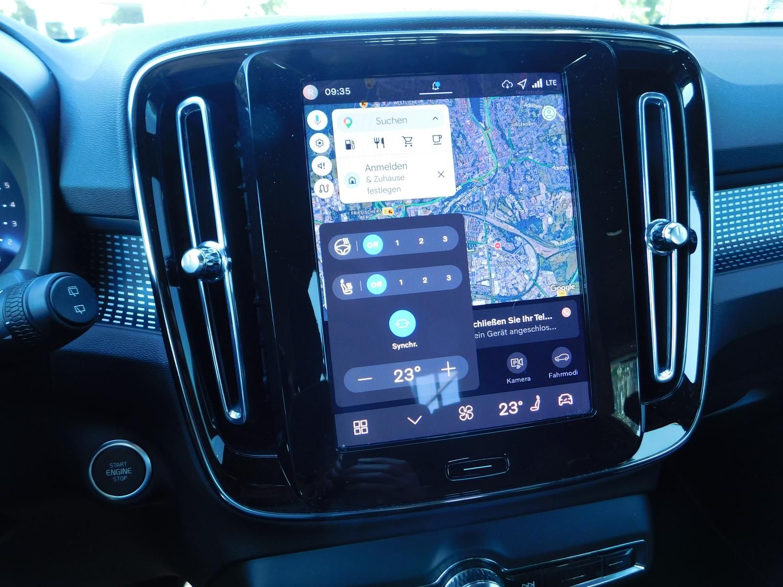 Fahrzeugabbildung Volvo XC40 B3 Plus Black-Editon