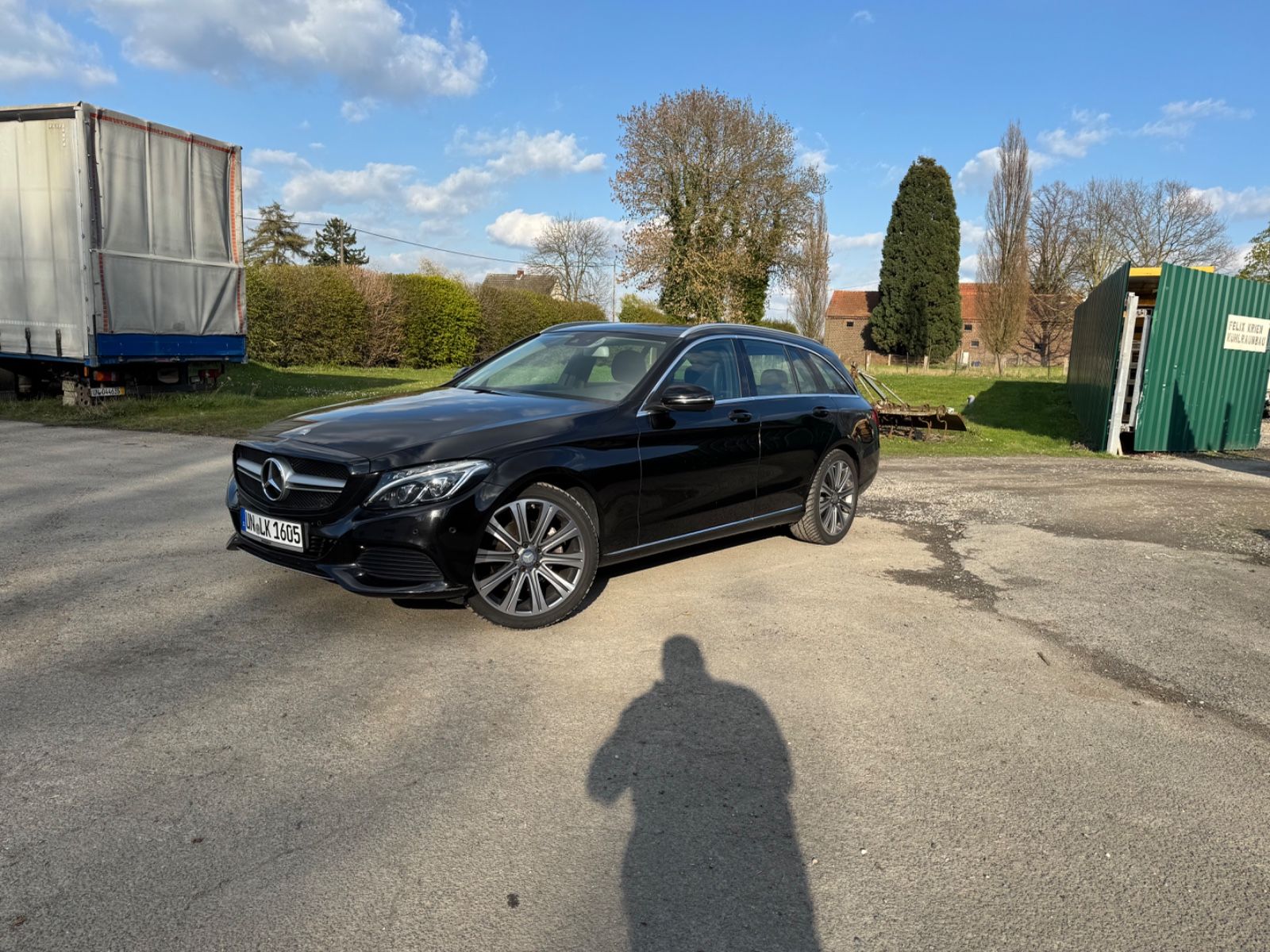 MERCEDES-BENZ C 220 d Scheckheftgepflegt, AHK, Pano, ILS