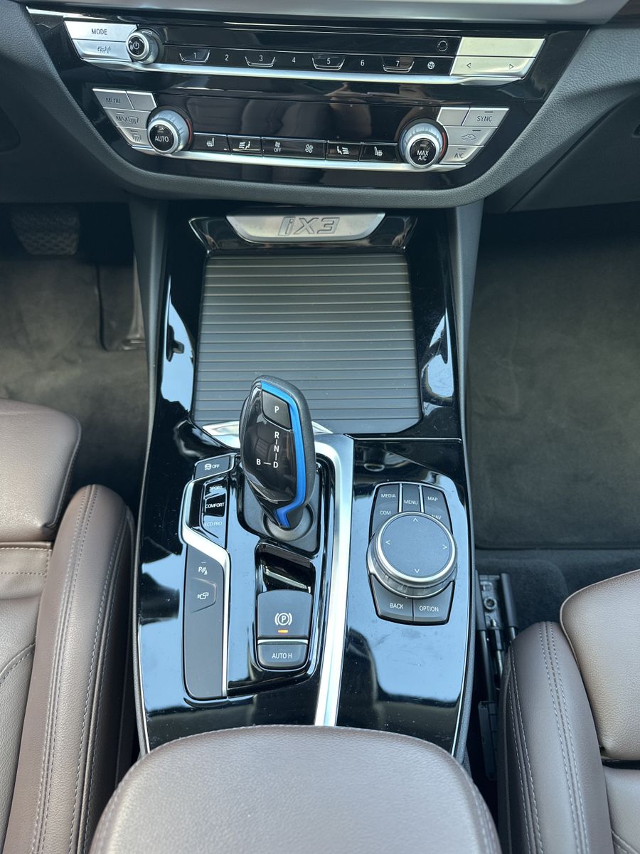 Fahrzeugabbildung BMW iX3 Impressive NAV+LED+H&K+360°+HEAD-UP+20ZO+1HD