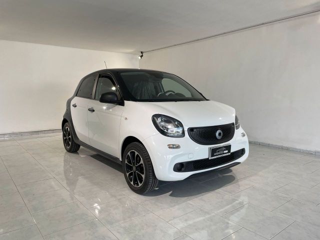 Smart SMART FORFOUR 5 PORTE 75 CV NEOPATENTATI