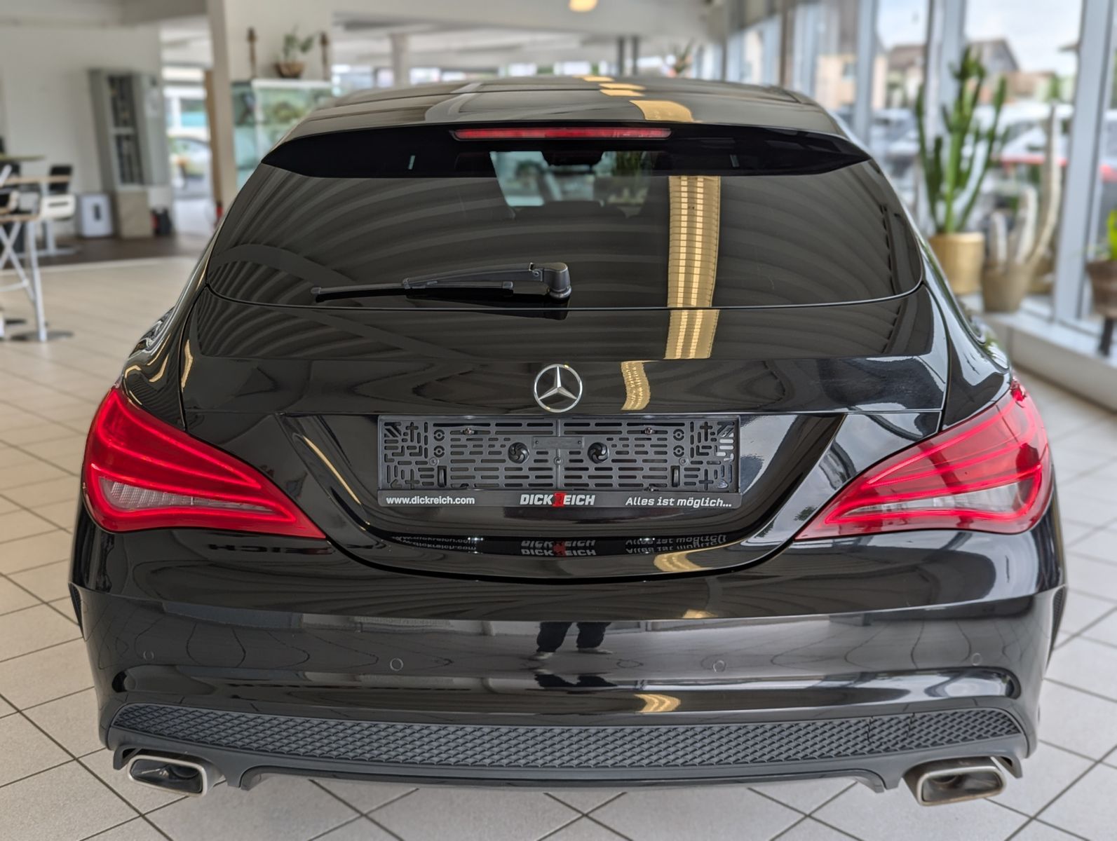 MERCEDES-BENZ CLA 220 Shooting Brake AMG Pano Bi-Xe Harman H/K - Image 6
