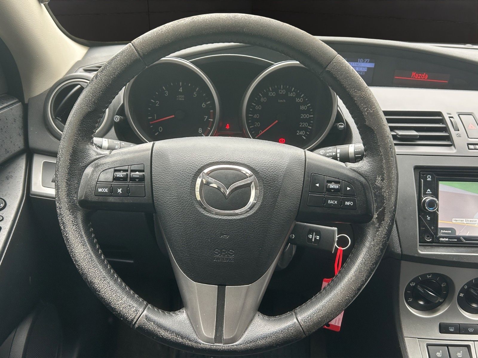 Fahrzeugabbildung Mazda 3 Lim. Center-Line/Service Neu/Navi/Sitzheizung/