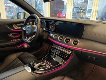 Fahrzeugabbildung Mercedes-Benz E 300 Cabrio AMG*Ambiente*360°Kam*AppleCarPlay*
