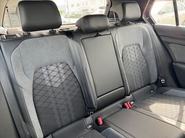 Volkswagen Golf R-Line 1,5 l TSI 130 PS 6-Gang