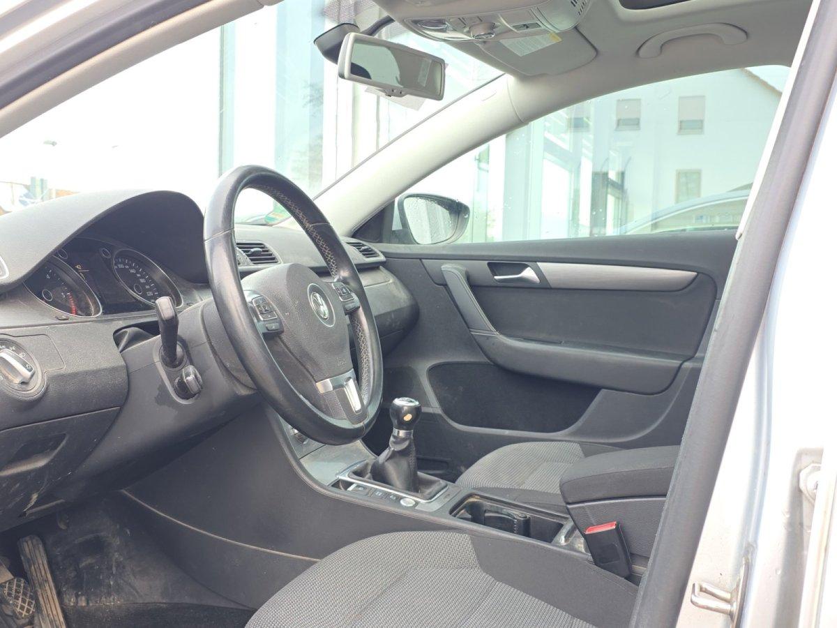 Volkswagen Passat 2012 — photo 9