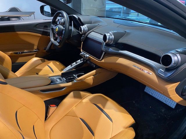 Fahrzeugabbildung Ferrari GTC4Lusso*Pass-Display*LIFT*PPF