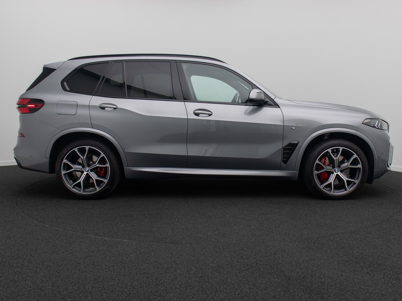 Fahrzeugabbildung BMW X5 xD40d M Sport HUD 360&deg; SoftClose DAB AHK 21"
