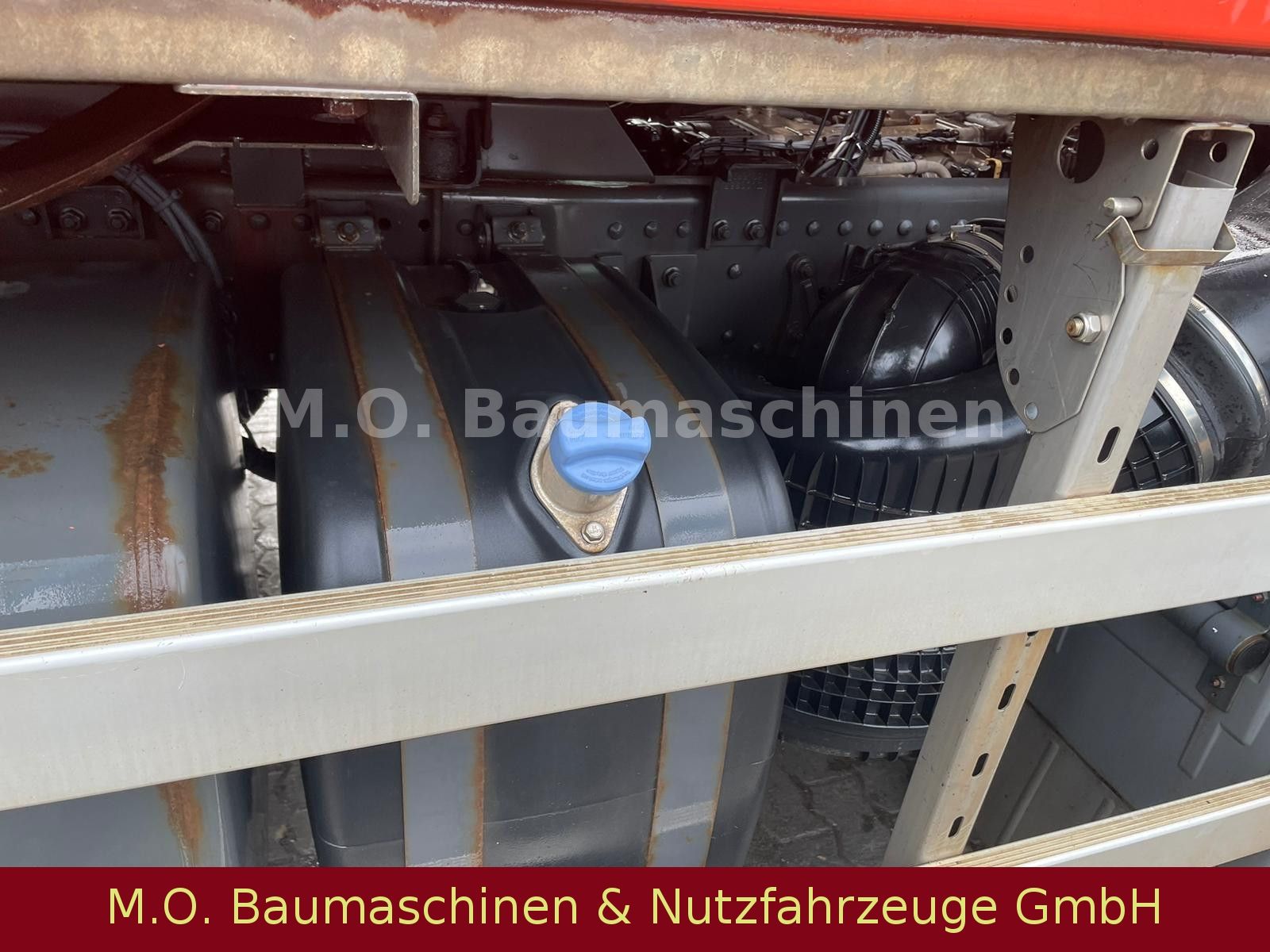Fahrzeugabbildung Mercedes-Benz Actros 2536 /  6-Zyl / 3-Achser / AC / L+L Achse