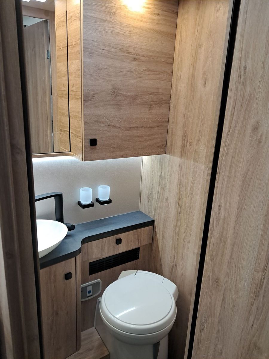 Fahrzeugabbildung Eura Mobil Profila T PT726EF Hubstützen,SAT,Solar,Lithium