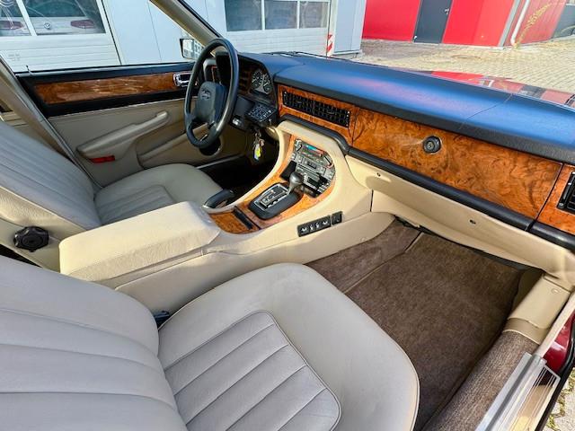 Jaguar XJ6