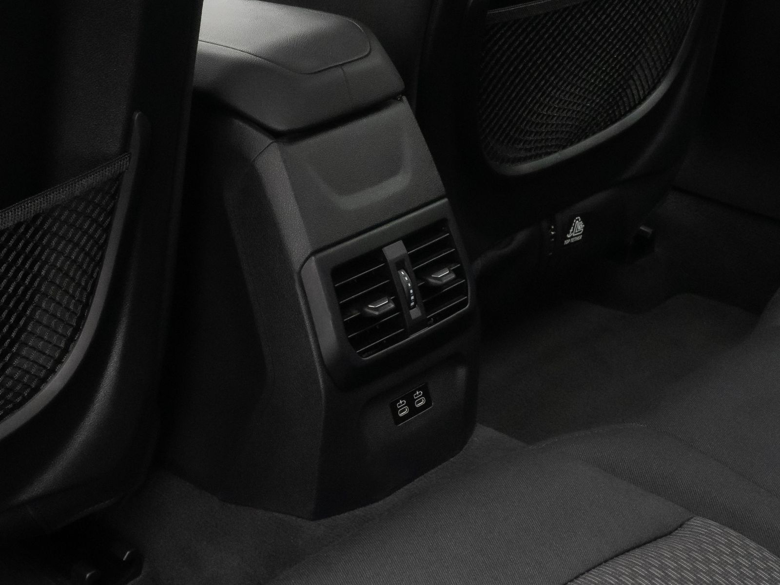 Fahrzeugabbildung BMW 216 Gran Coup&eacute; DAB GeschwindigReg PDC CockpitPr