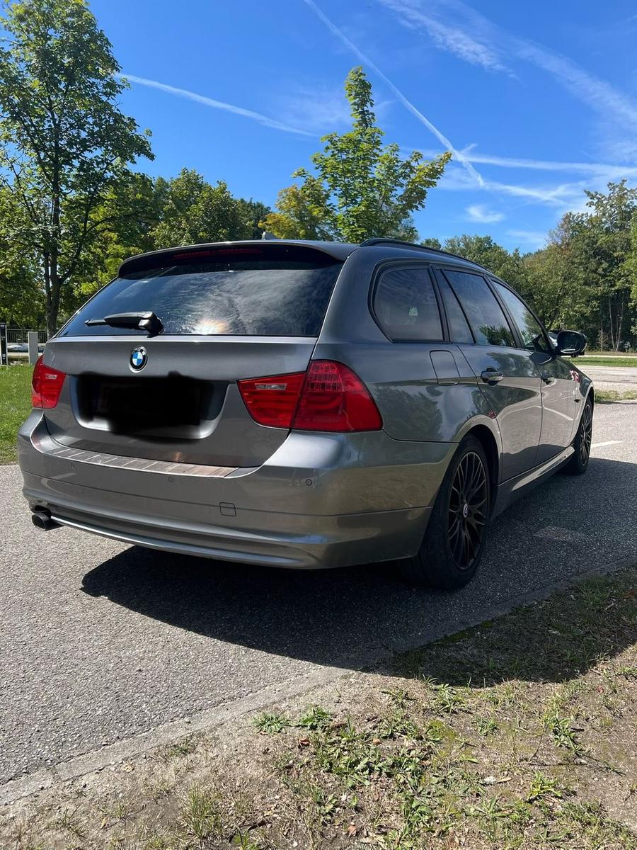 BMW 318 2012 — photo 8