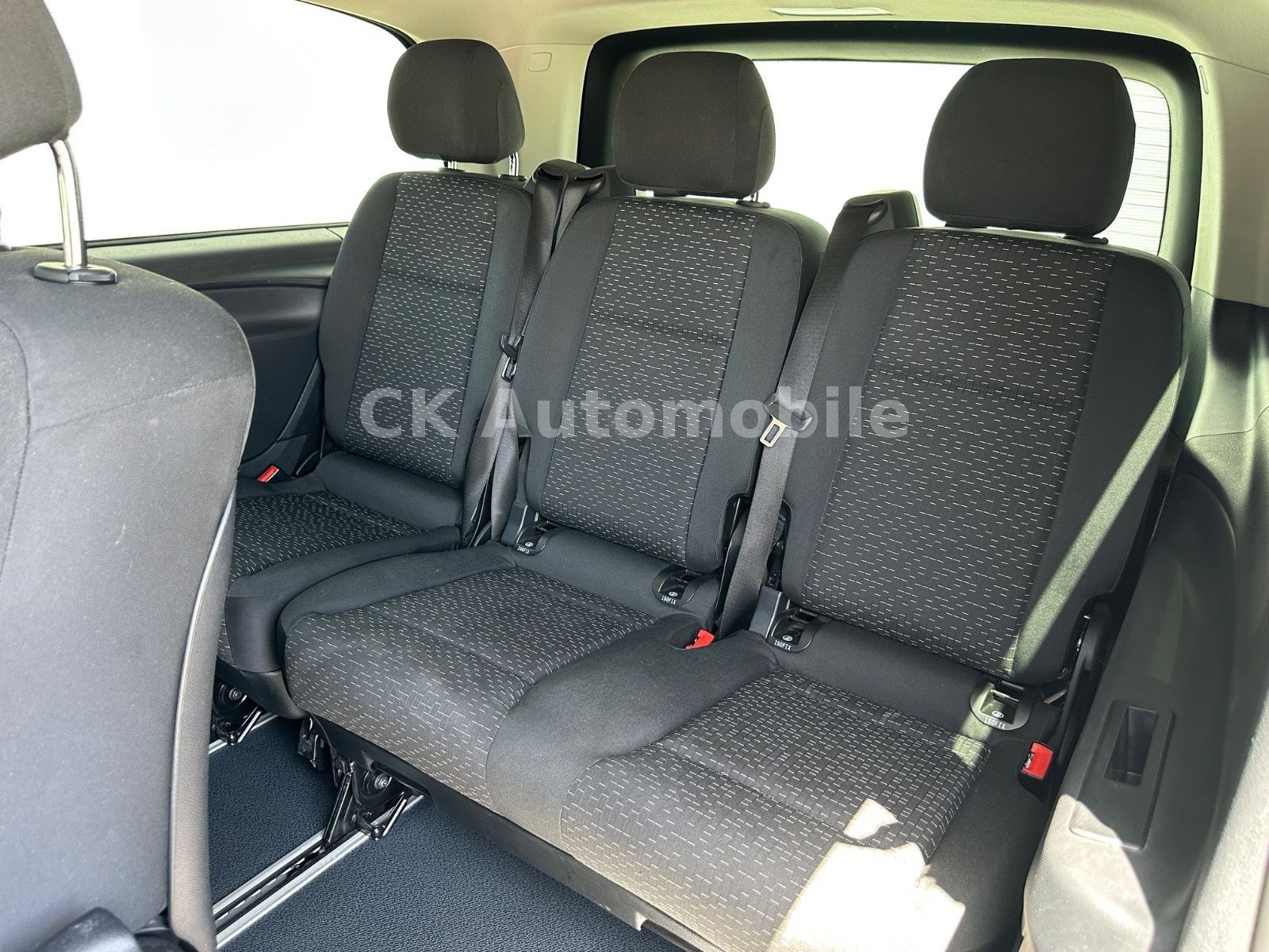 Fahrzeugabbildung Mercedes-Benz Vito Tourer 119 PRO lang/9 Sitze/Navi/LED/Kamera