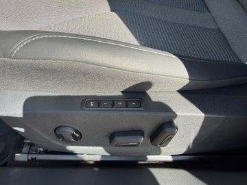 Skoda Enyaq 85 Loft+WP+AHK+LED+NAVi+Batt.-Zertifikat