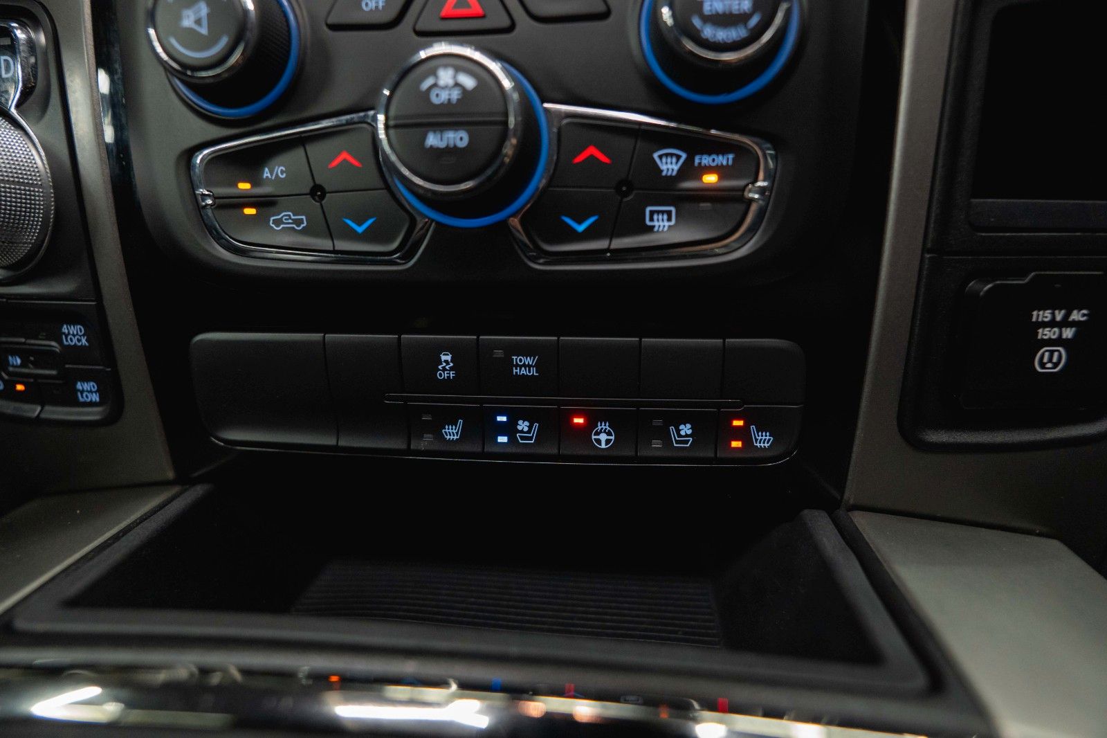 Fahrzeugabbildung Dodge RAM 5.7 V8 HEMI 4x4 Sport OFFROAD NightPaket 19%