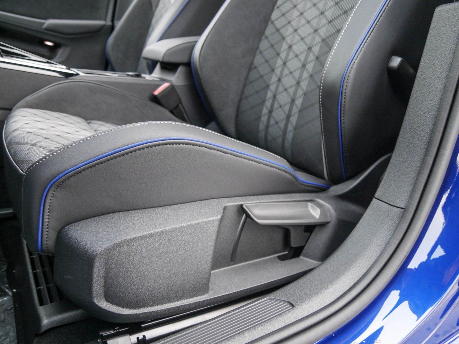 Volkswagen Golf - Bild 12